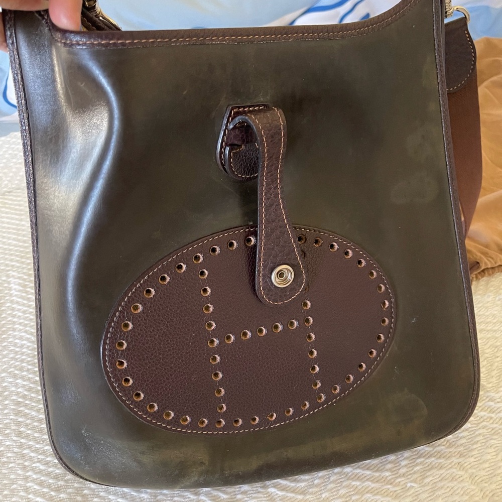 Hermes Brown Crossbody Bag with Structured Design